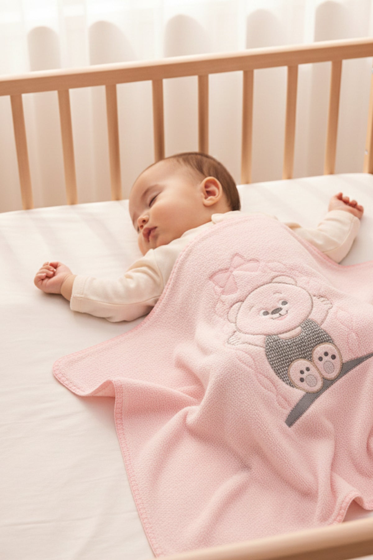 Salıncak Ayı Nakışlı Pembe Bebek Battaniyesi